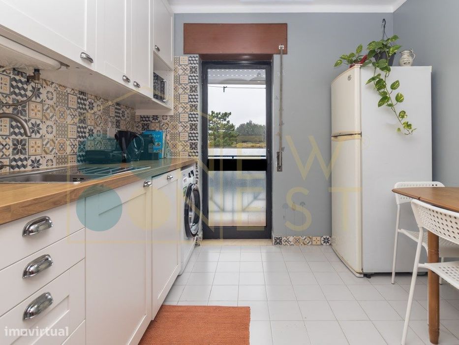 Apartamento T2 em Vila Maria - Semi-Renovado e Mobilado