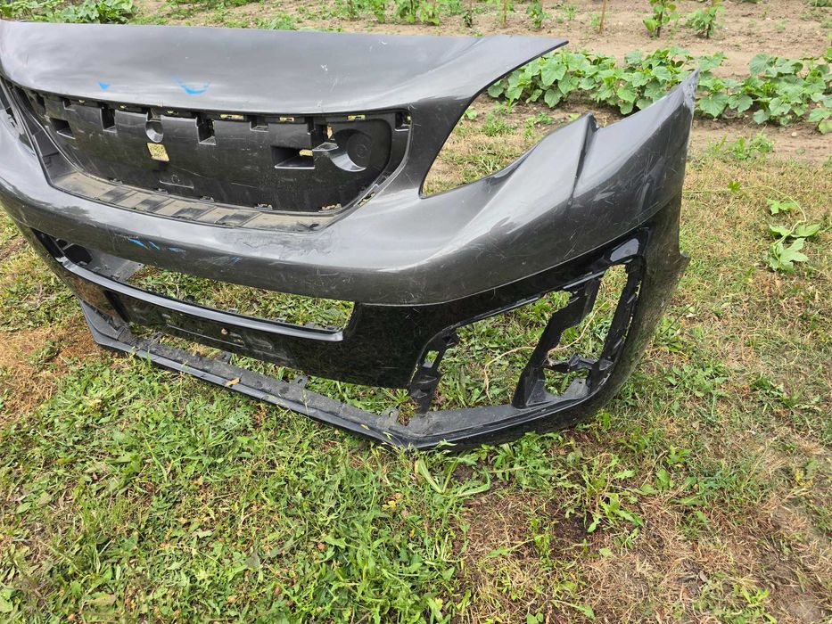 zderzak przód Peugeot Traveller