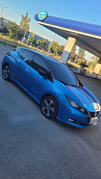 Продам Nissan Leaf