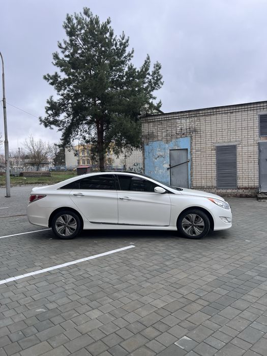 Hyundai Sonata гібрид