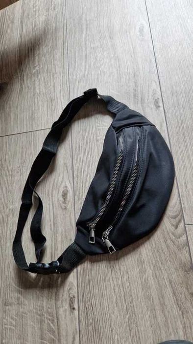 Nowa Czarna nerka damska