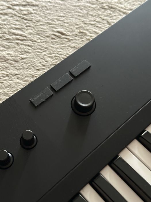 Teclado Midi Komplete Kontrol A49