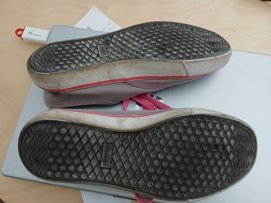 tenis cinzento nr 37