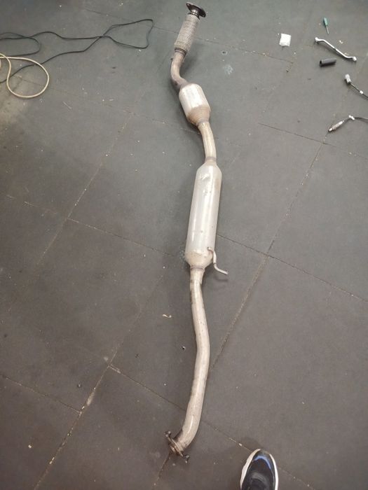 Труба Toyota Rav 4 2021 гибрид пробег 40т.к с катализатором