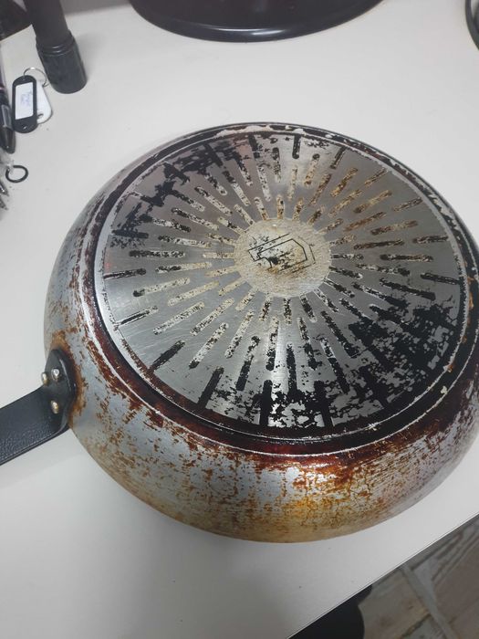 Сковороди бувші в житку