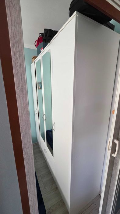 Szafa stojąca biała