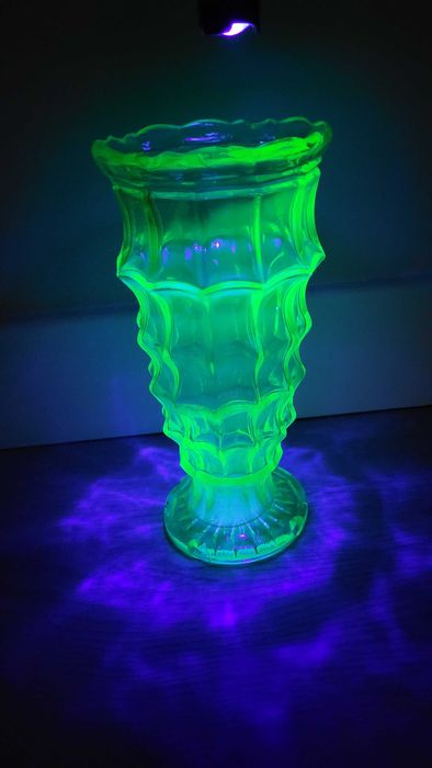 Wazon uranowy stan bardzo dobry