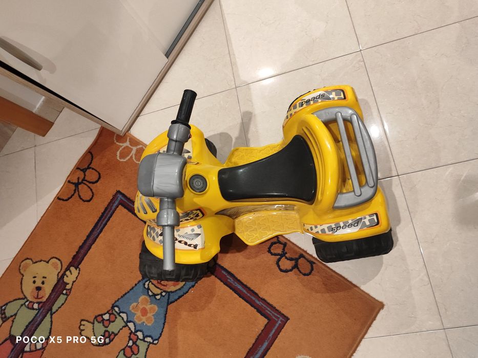 Nearly New Yellow Toy Motorcycle64730140234498123