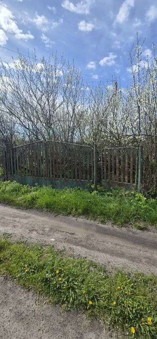 Віддам безкоштовно дрова та металічні ворота