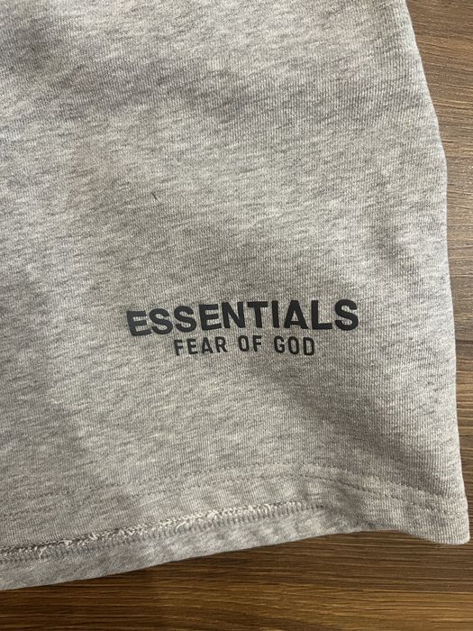 Шорти Essentials, сірого кольору, нові