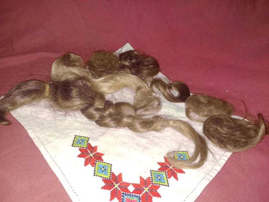 Натуральне волосся ,русяве