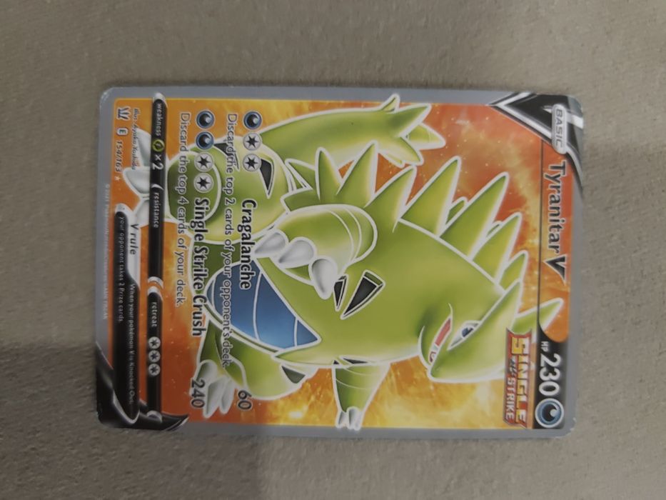 Carta-Pokémon Tyranitar V