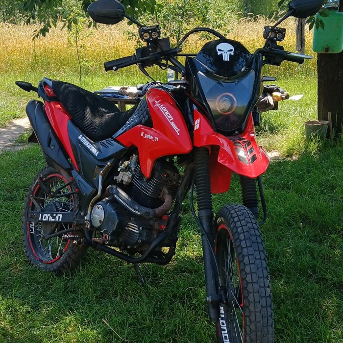 Мотоцикл марки Loncin Pruss 200