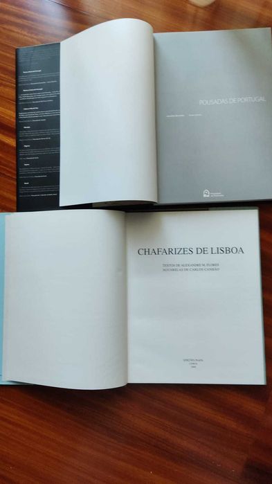 Livros antigos de tamanho grande