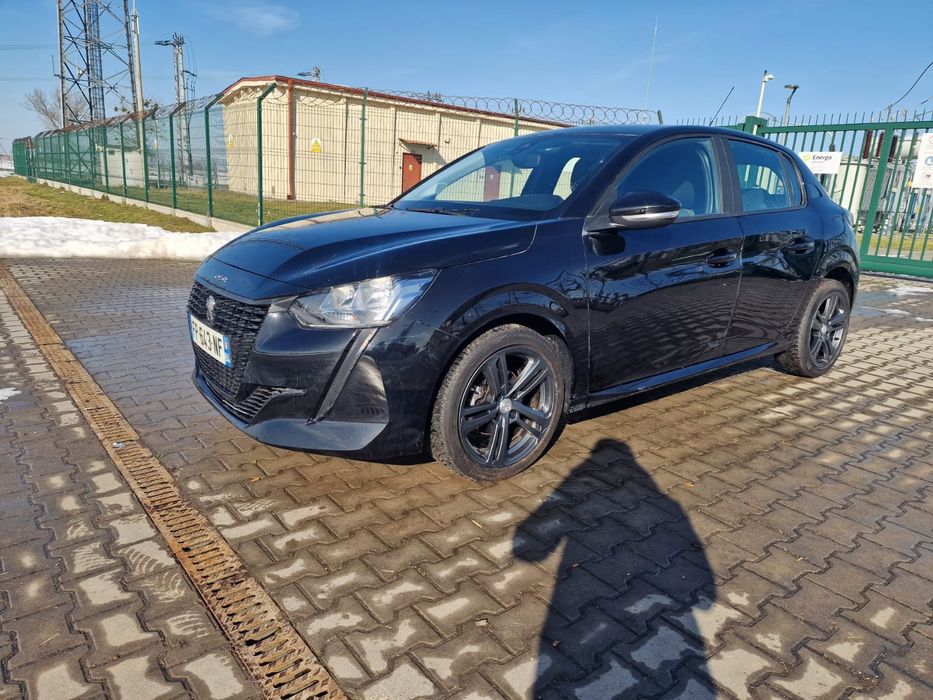 PEUGEOT 208 1.2 pureTech 75KM. Super stan. Bardzo mały przebieg.