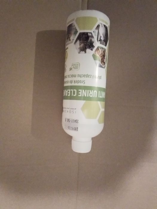 Neutralizator zapachu moczu dla psów i kotów.