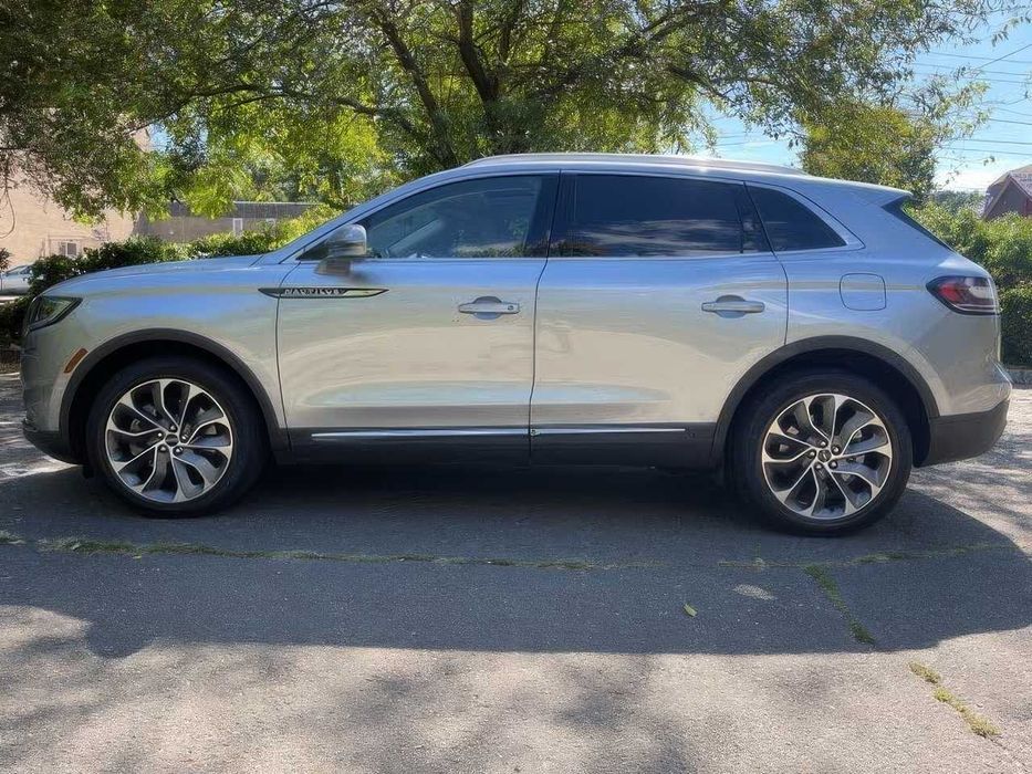 Lincoln Nautilus      2022