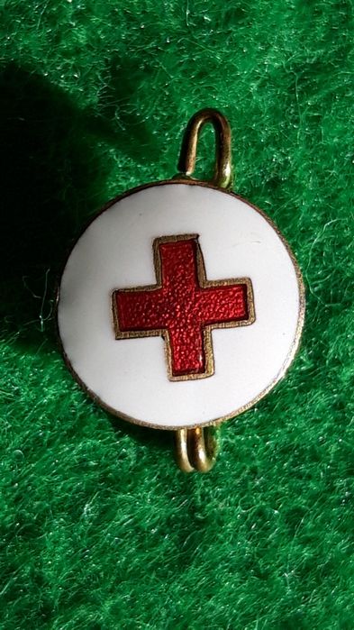 Cruz vermelha pregadeira, alfinete militar
