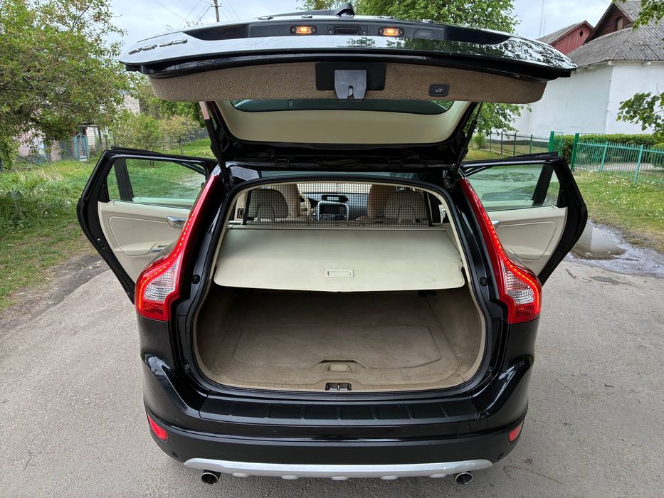 Продам Volvo XC60 2.4 дизель автомат 4wd