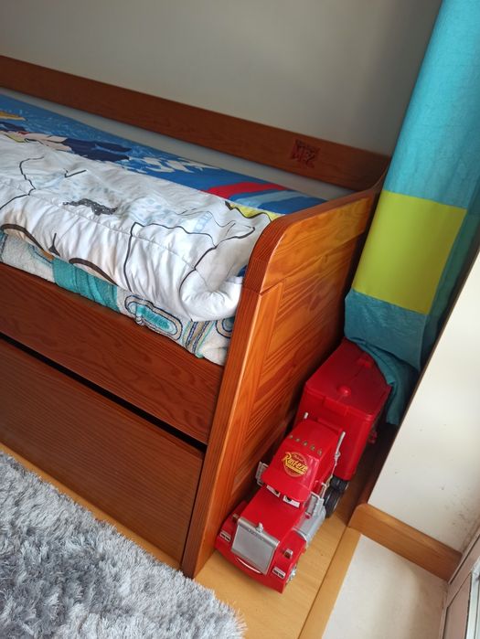 Cama solteiro com gavetao (cama dupla)