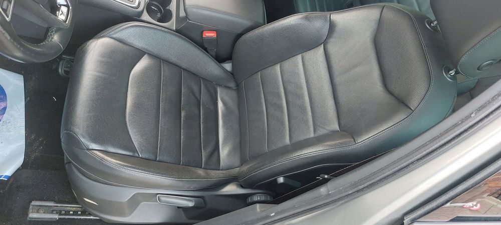 seat ateca fotel fotele kanapa skóra podgrzewane