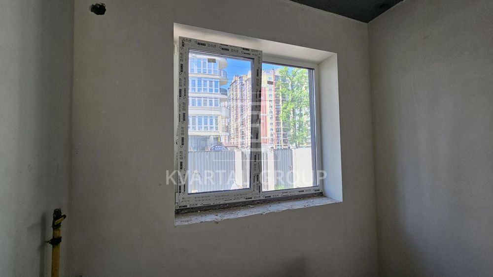 КЛАСНИЙ таун з чистовою в гарній локації