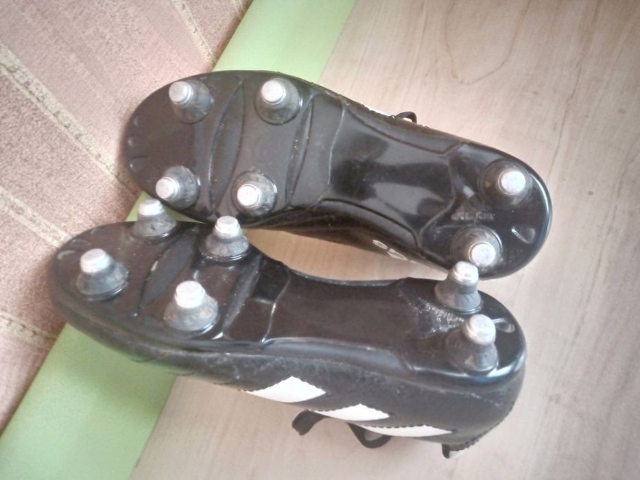 Бутси шкіряні Adidas 31-32розмір. Б/у.