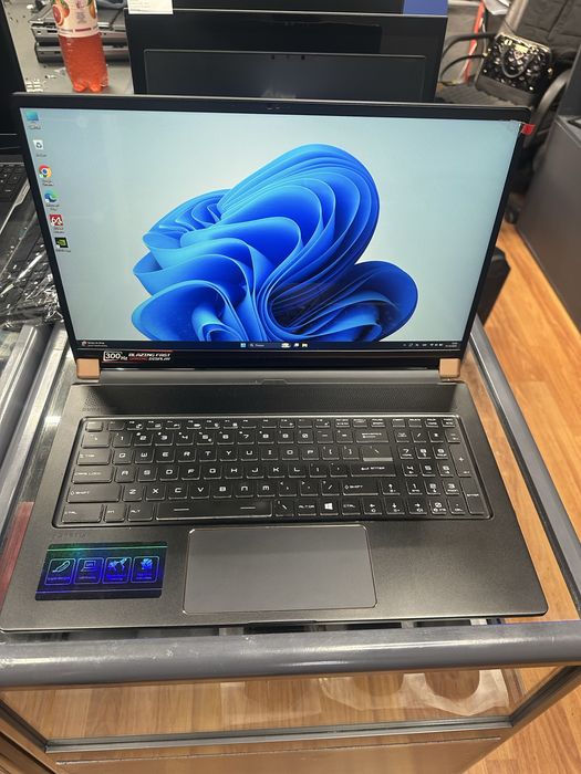 Мощный игровой ноутбук с огромным экраном Msi nvidia 8гб