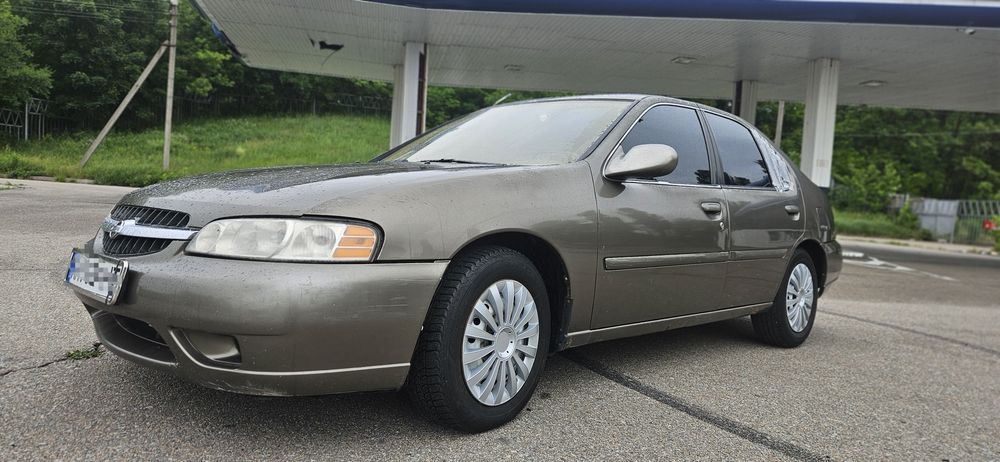 Nissan Altima 2000 рік