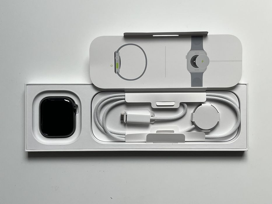 OUTLET Apple Watch Series 10 Cellular 42mm titan sport czarny M/L