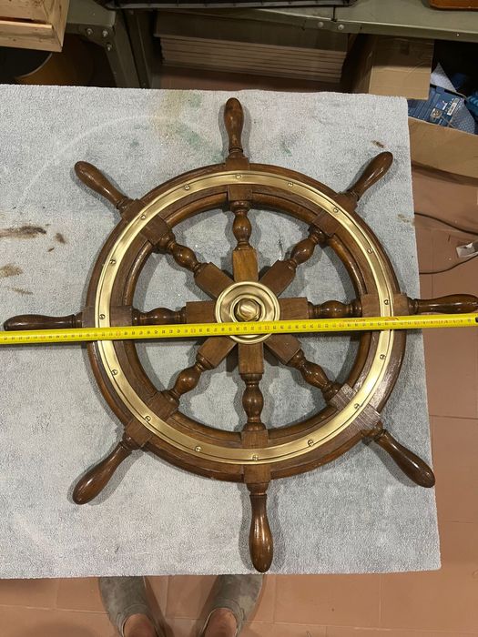 Roda do leme antigo