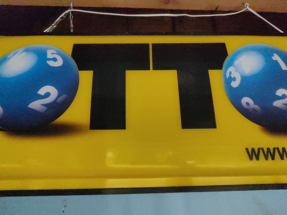 Neon, reklama LOTTO
