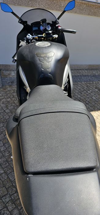 Vendo yamaha r6 2001 a precisar de sintonizar carboradores