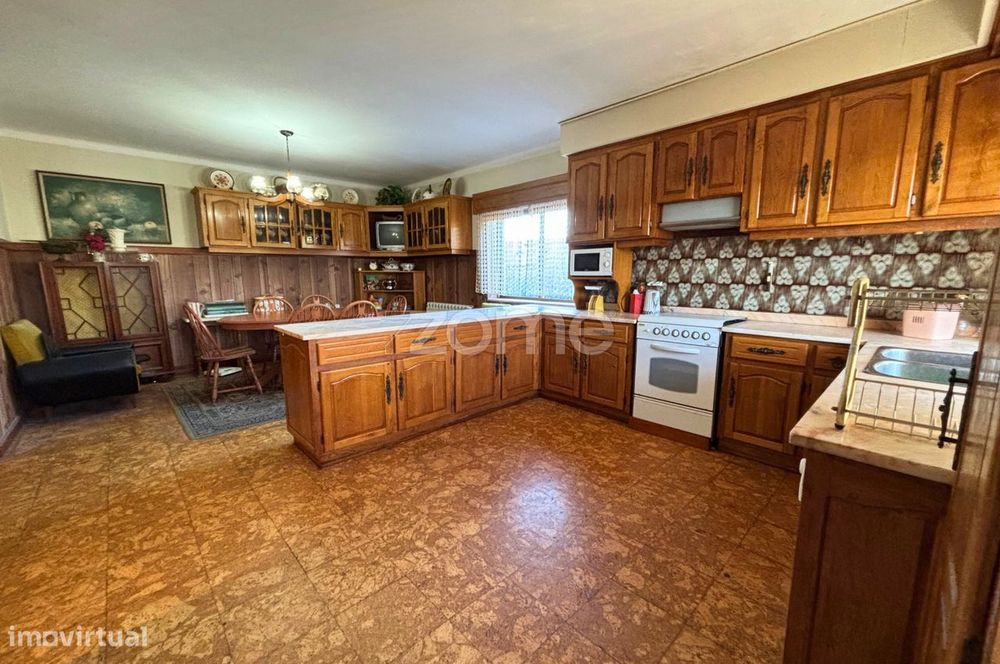 Moradia Individual T7 localizada em S. Pedro da Torre