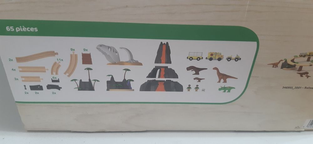 Pay tivi  drewniana kolejka  park dinozaurówwulkan