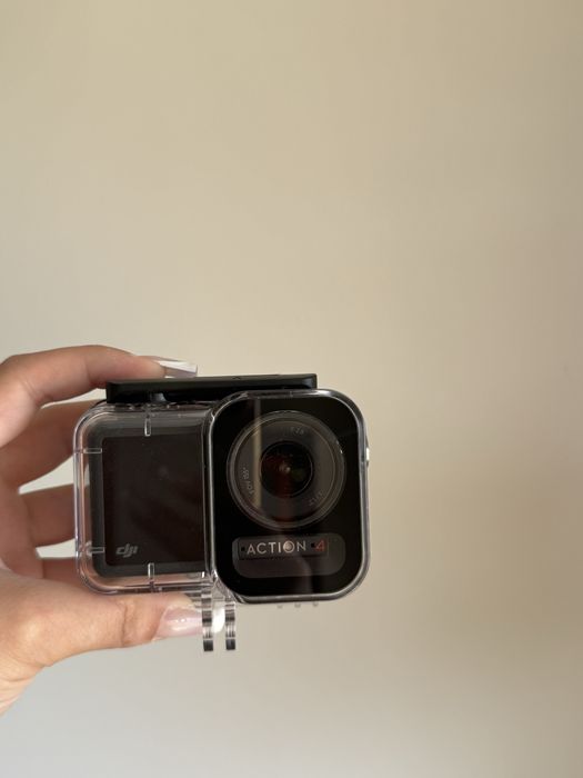 Camera osmo action 4 (acessorios incluidos)
