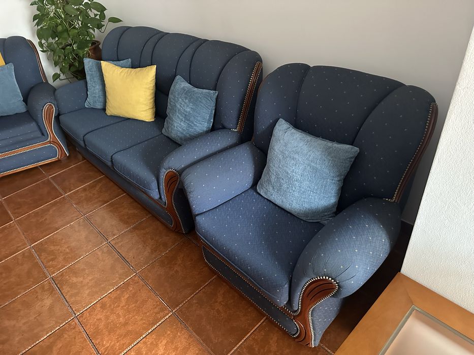 Vendo sofas + mesa
