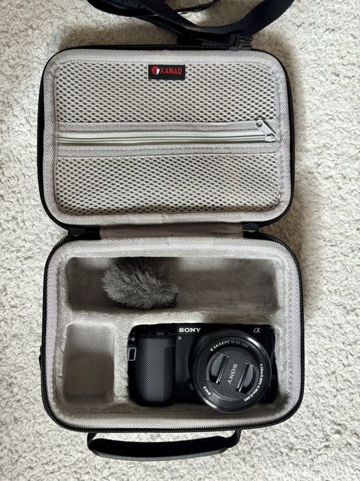 Máquina Fotográfica SONY ZVE10 + 16-50mm + bolsa