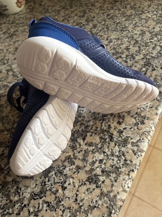 Tenis menino numero 33