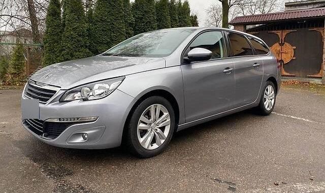 Оренда авто 2017 року, розхід 4-5 літрів дизеля