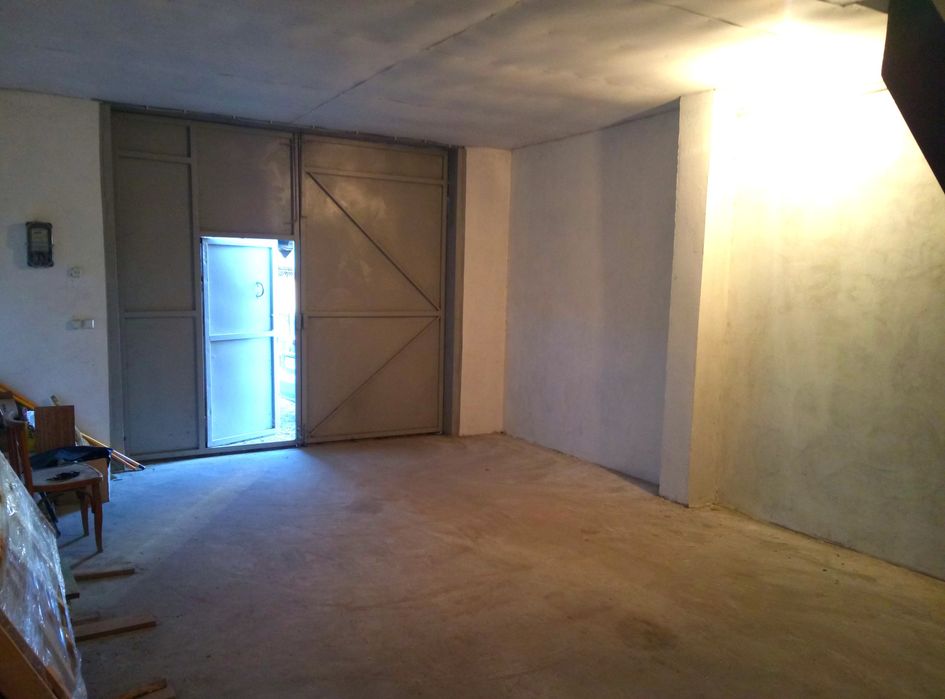 Гараж двоповерховий, новий 7 на 5 м.