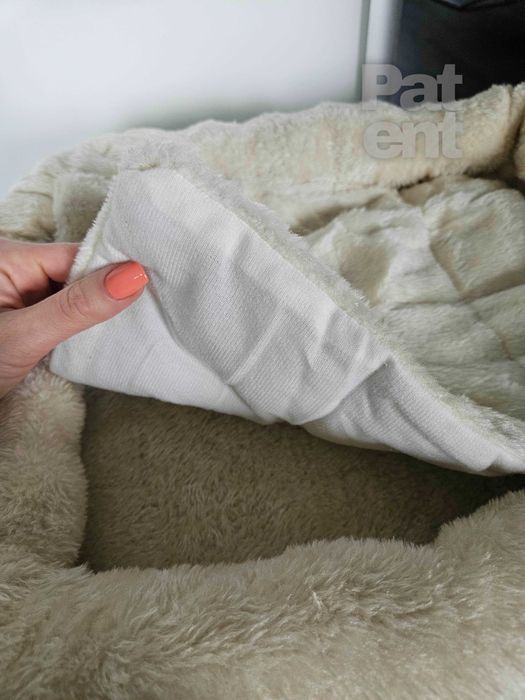 Drapak dla kota kompaktowy 67 cm beżowy domek słupek legowisko