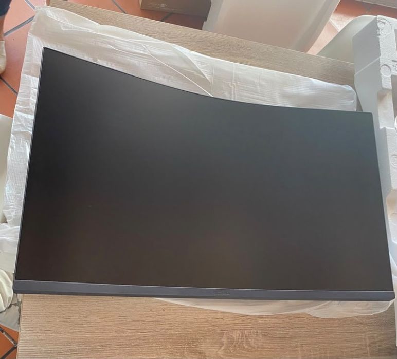 Monitor de écran curvo novo