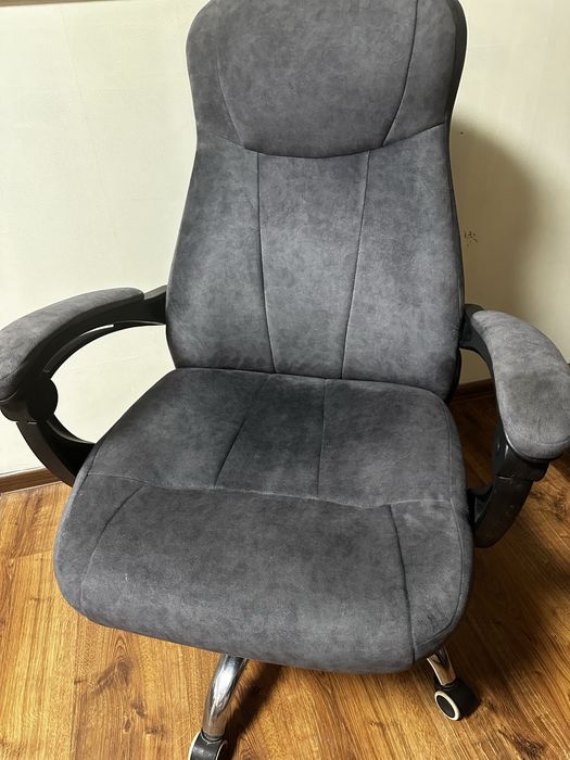 Компютерне крісло