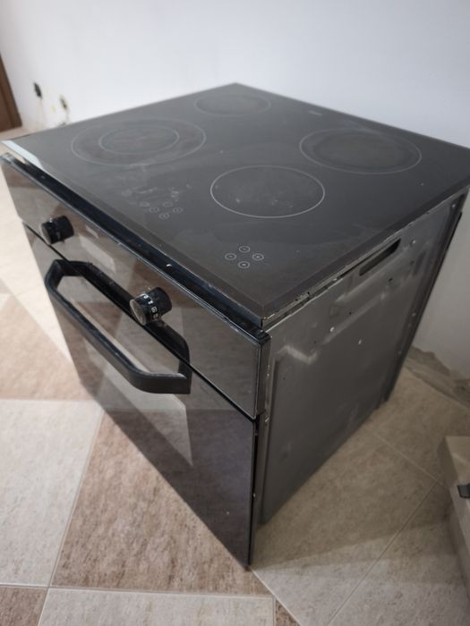 Forno e Placa eléctrica Zanussi