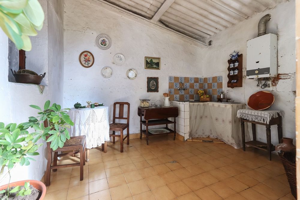 Moradia com quintal no Alentejo