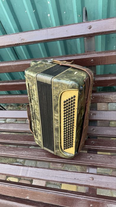 Баян акардіон гармонь