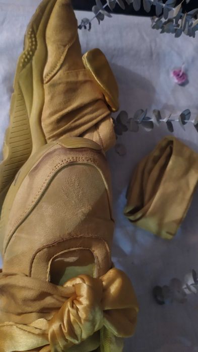 sapatilhas amarelo torrado