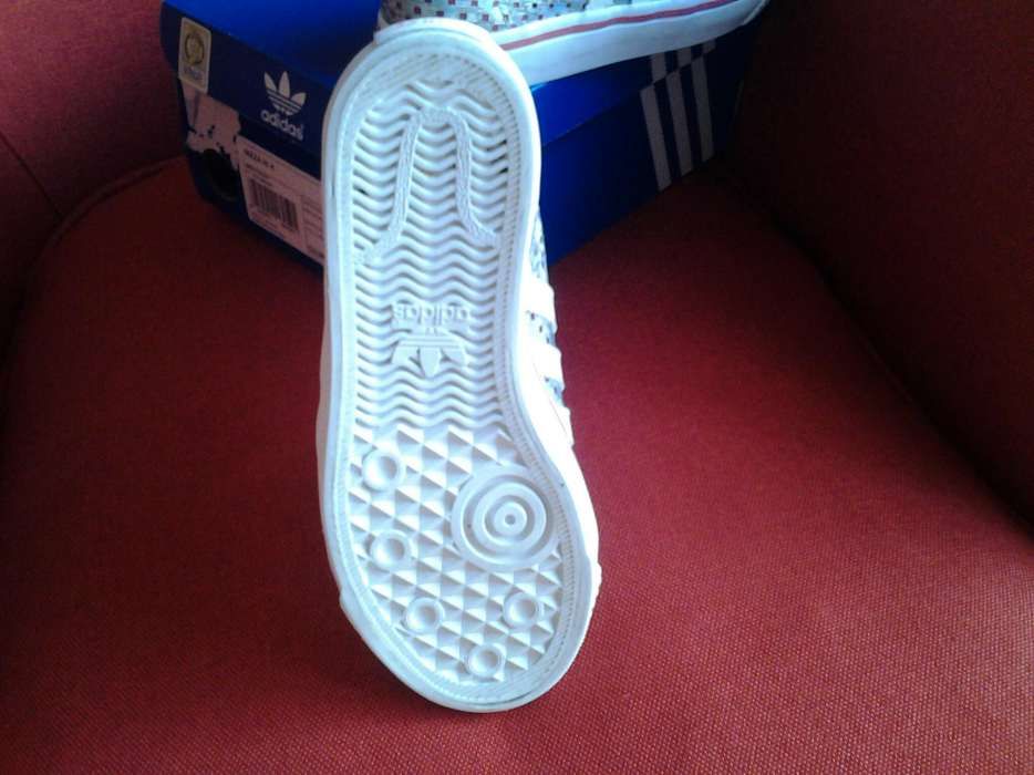 Ténis lindos da ADIDAS
