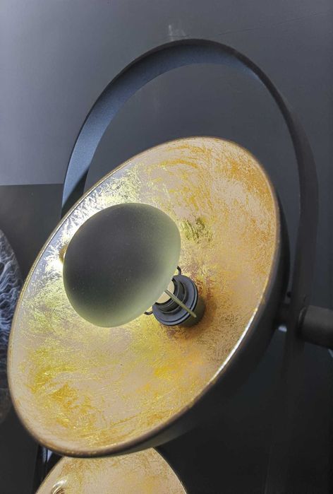 Candeeiro Moderno Preto e Dourado